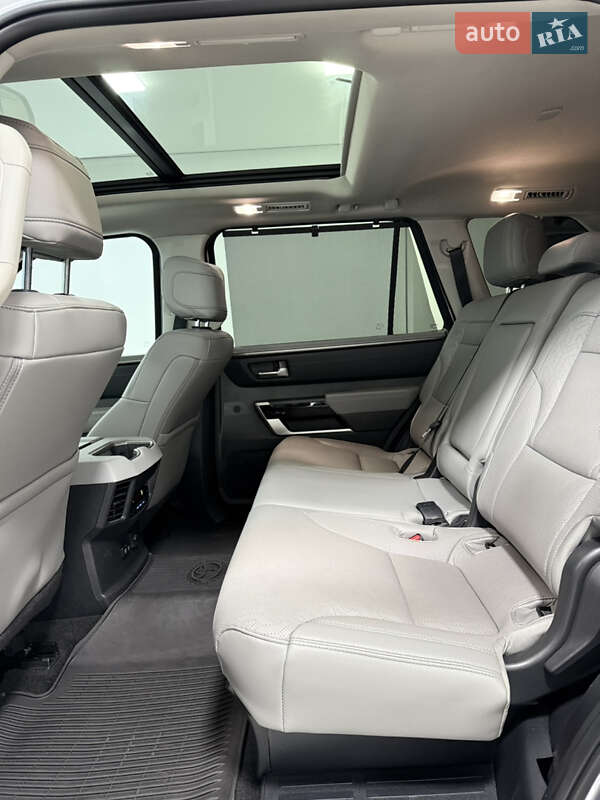 Внедорожник / Кроссовер Toyota Sequoia 2024 в Одессе