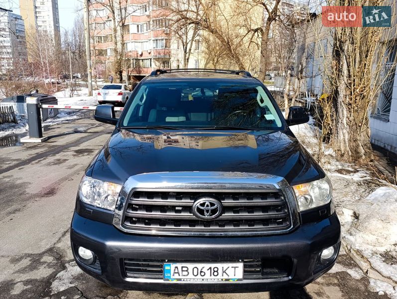 Внедорожник / Кроссовер Toyota Sequoia 2014 в Виннице