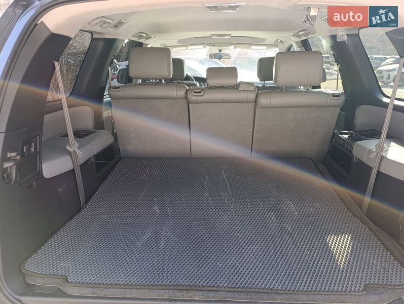 Внедорожник / Кроссовер Toyota Sequoia 2014 в Виннице