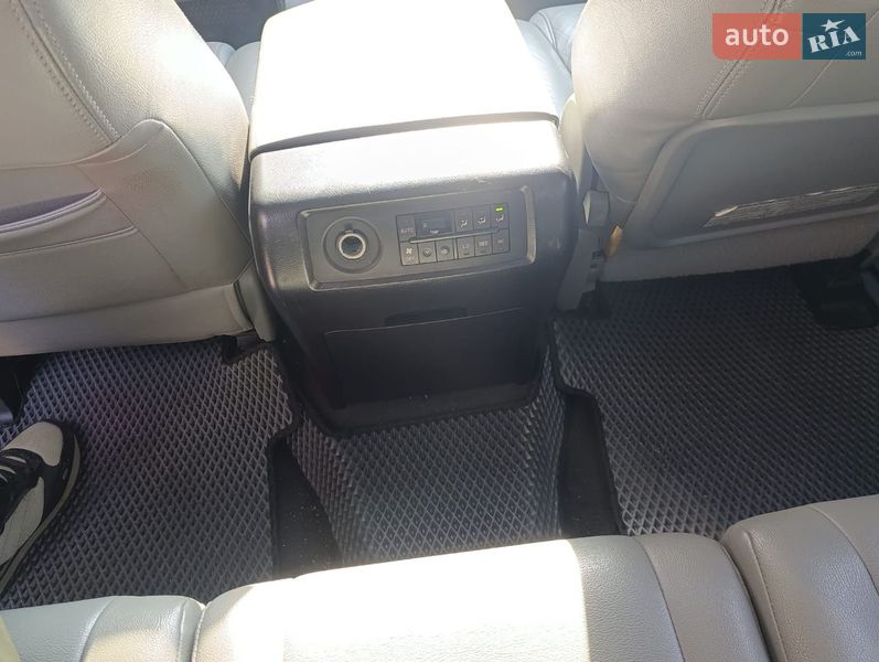 Внедорожник / Кроссовер Toyota Sequoia 2014 в Виннице