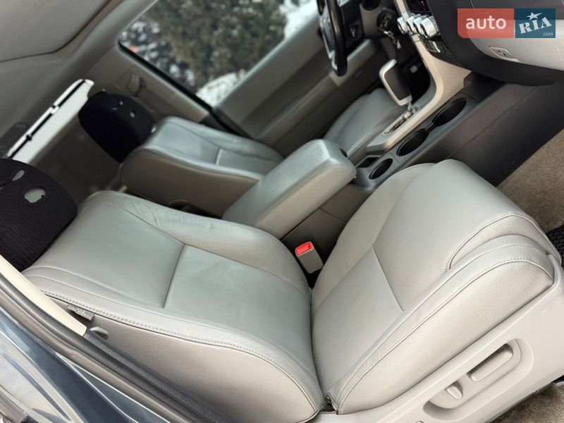 Внедорожник / Кроссовер Toyota Sequoia 2008 в Львове
