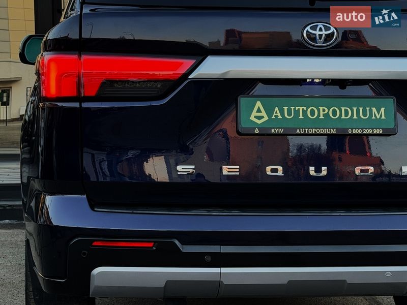 Внедорожник / Кроссовер Toyota Sequoia 2023 в Киеве
