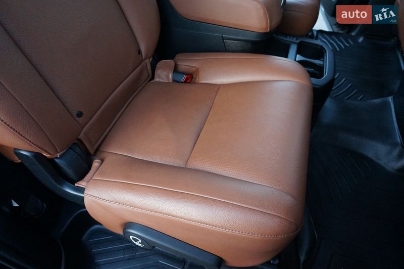 Внедорожник / Кроссовер Toyota Sequoia 2008 в Одессе