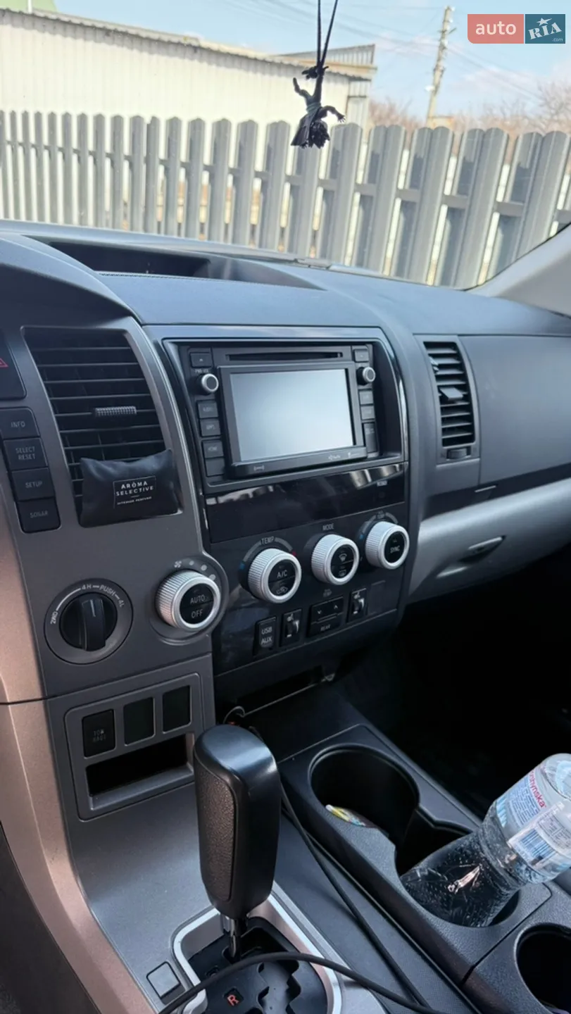 2016 Toyota Sequoia - мініатюра 27