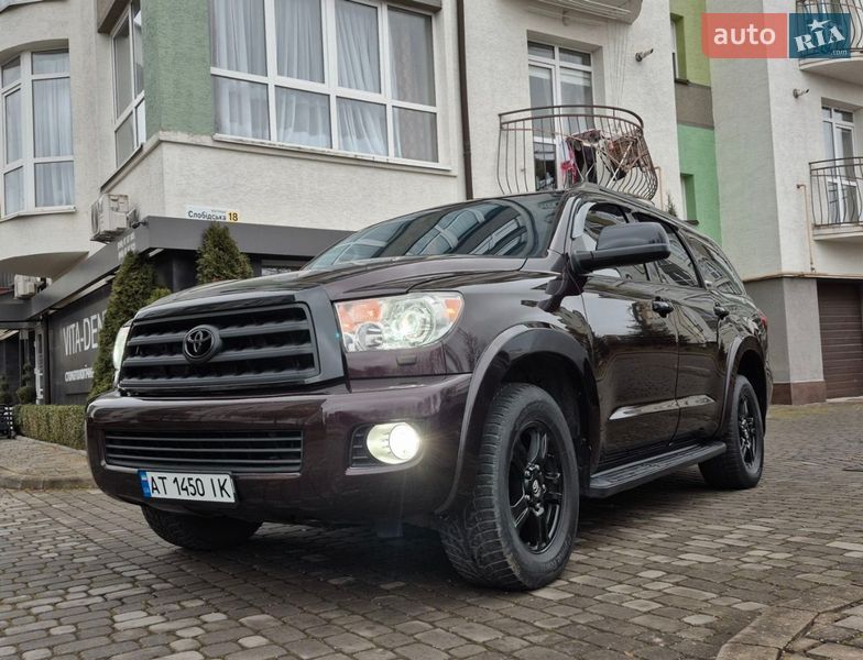 Внедорожник / Кроссовер Toyota Sequoia 2012 в Ивано-Франковске
