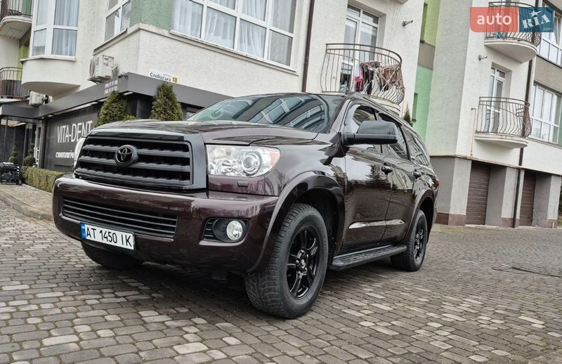 Внедорожник / Кроссовер Toyota Sequoia 2012 в Ивано-Франковске