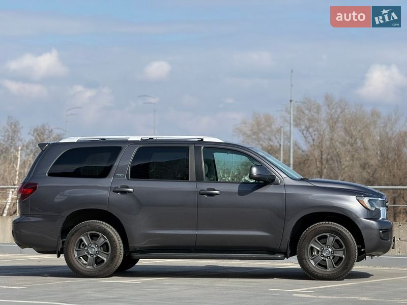 Внедорожник / Кроссовер Toyota Sequoia 2019 в Киеве