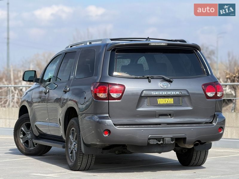 Внедорожник / Кроссовер Toyota Sequoia 2019 в Киеве