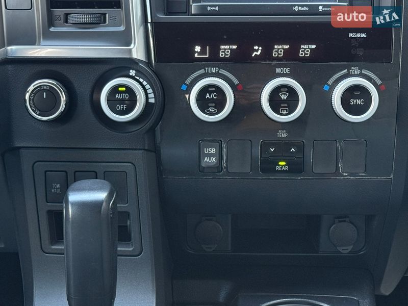 Внедорожник / Кроссовер Toyota Sequoia 2019 в Киеве