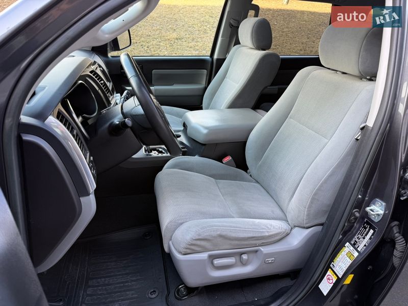 Внедорожник / Кроссовер Toyota Sequoia 2019 в Киеве