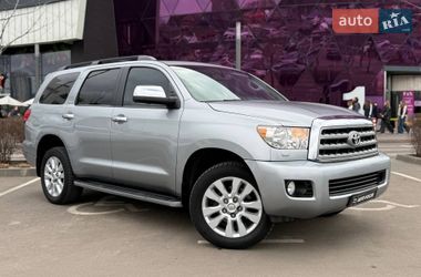 Позашляховик / Кросовер Toyota Sequoia 2015 в Києві