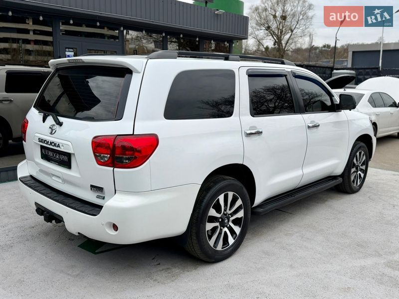 Внедорожник / Кроссовер Toyota Sequoia 2013 в Киеве