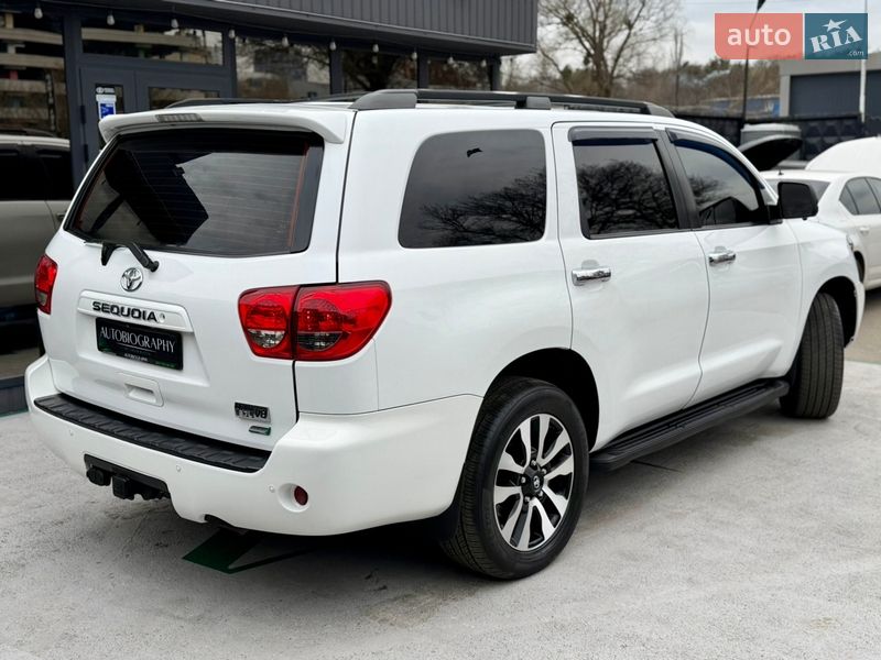 Внедорожник / Кроссовер Toyota Sequoia 2013 в Киеве