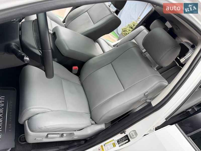Внедорожник / Кроссовер Toyota Sequoia 2013 в Киеве