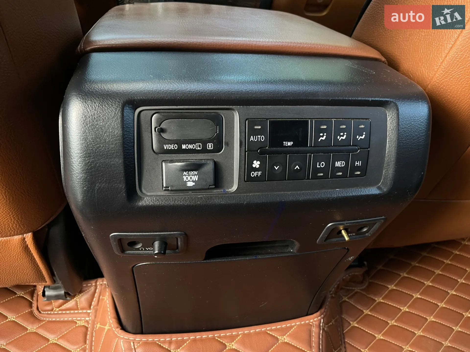 2011 Toyota Sequoia - мініатюра 35