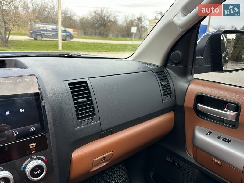 Позашляховик / Кросовер Toyota Sequoia 2008 в Харкові