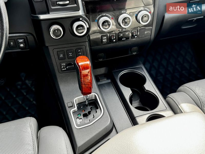 Внедорожник / Кроссовер Toyota Sequoia 2017 в Одессе фото 38 Внедорожник / Кроссовер Toyota Sequoia 2017 в Одессе