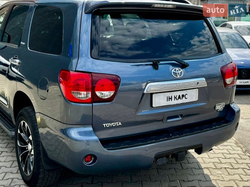 Внедорожник / Кроссовер Toyota Sequoia 2017 в Одессе фото 15 Внедорожник / Кроссовер Toyota Sequoia 2017 в Одессе