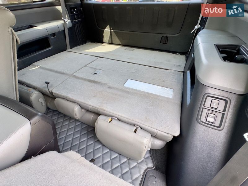 Внедорожник / Кроссовер Toyota Sequoia 2017 в Одессе фото 44 Внедорожник / Кроссовер Toyota Sequoia 2017 в Одессе