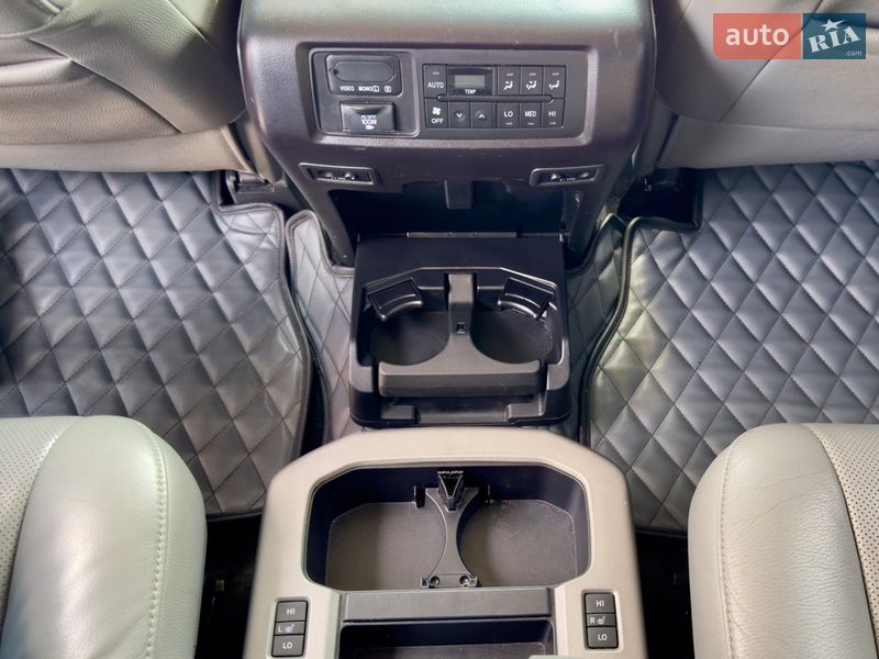 Внедорожник / Кроссовер Toyota Sequoia 2017 в Одессе фото 48 Внедорожник / Кроссовер Toyota Sequoia 2017 в Одессе