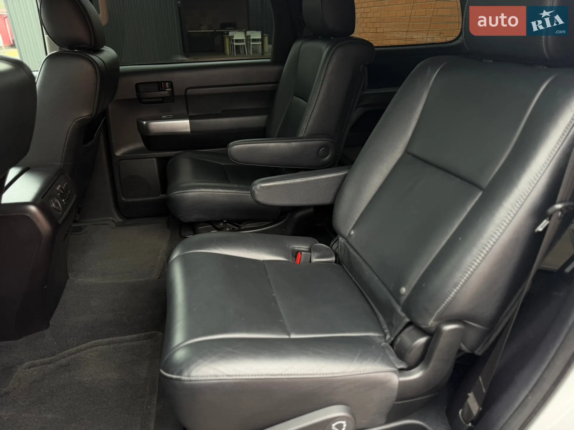 2018 Toyota Sequoia - мініатюра 18