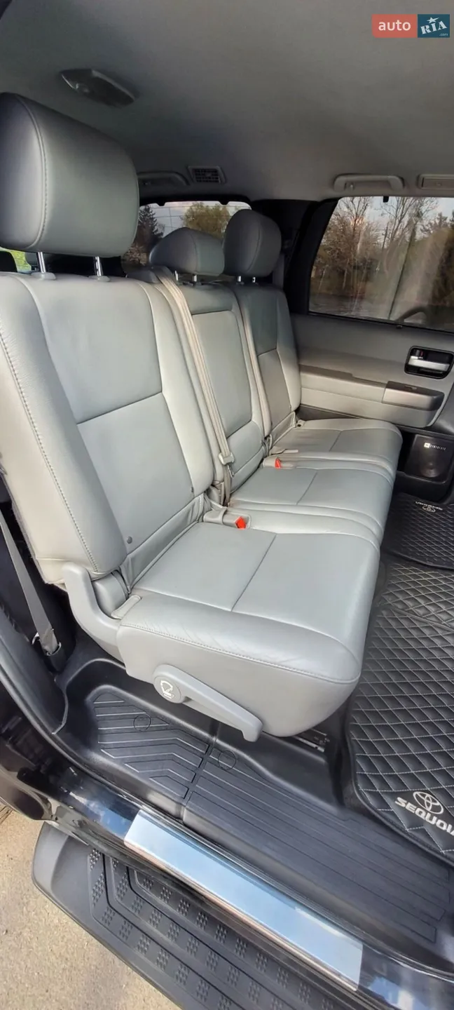 2012 Toyota Sequoia - мініатюра 17