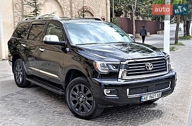 Внедорожник / Кроссовер Toyota Sequoia 2018 в Одессе