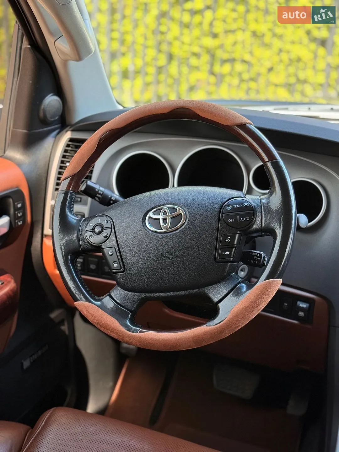 2010 Toyota Sequoia - мініатюра 19
