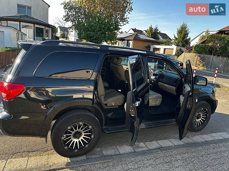 Toyota Sequoia