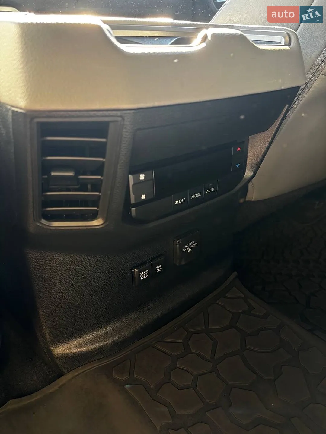 2023 Toyota Sequoia - мініатюра 14
