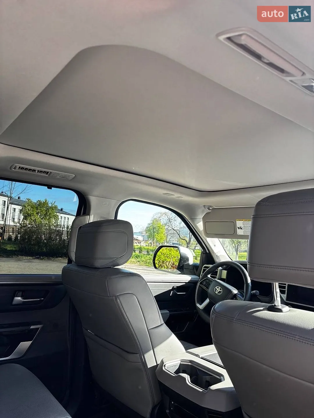 2023 Toyota Sequoia - мініатюра 19