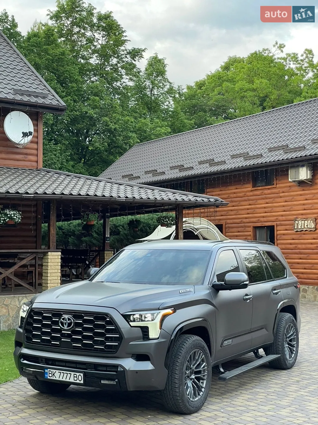 2022 Toyota Sequoia - мініатюра 2