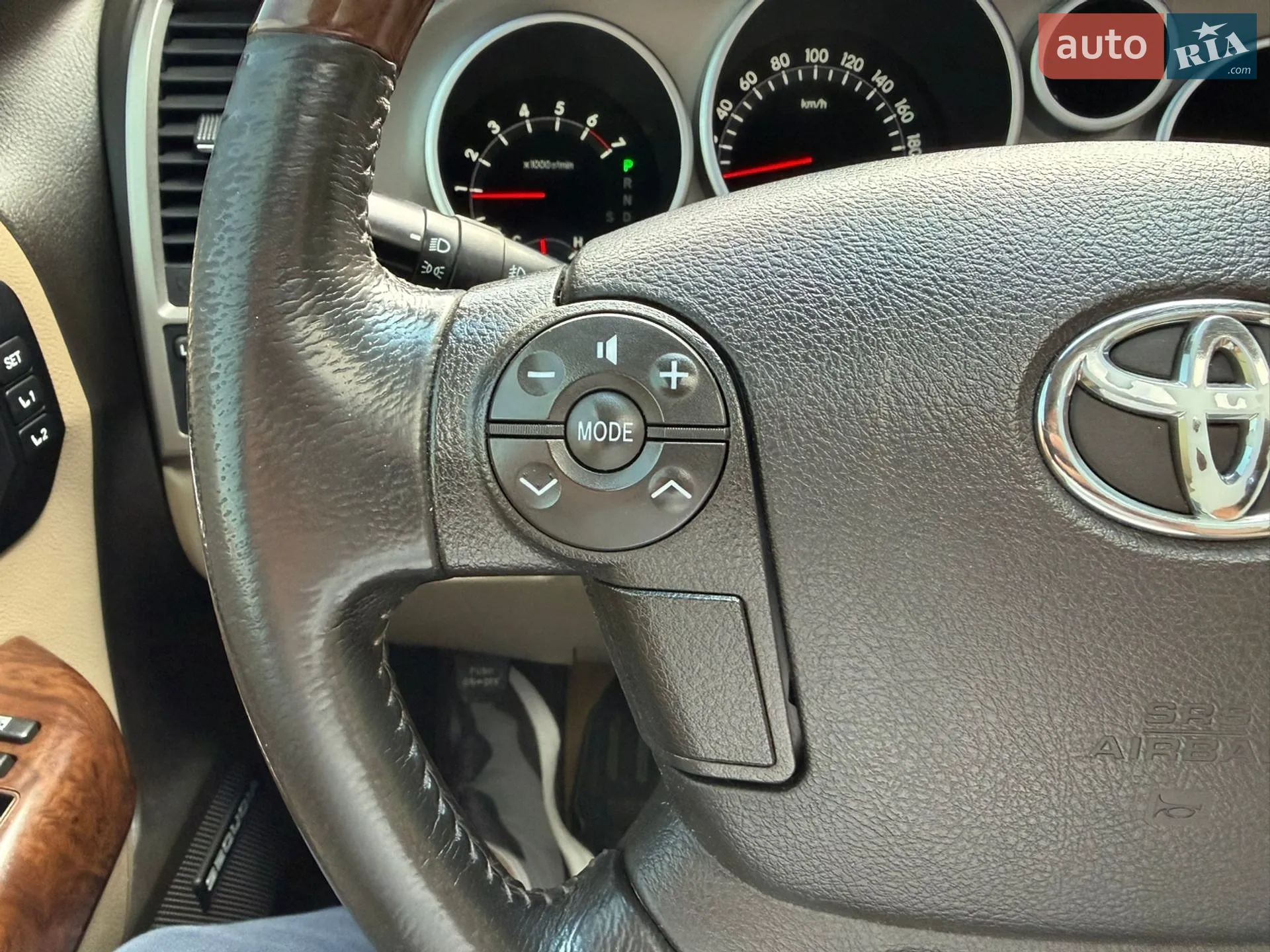 2010 Toyota Sequoia - мініатюра 35