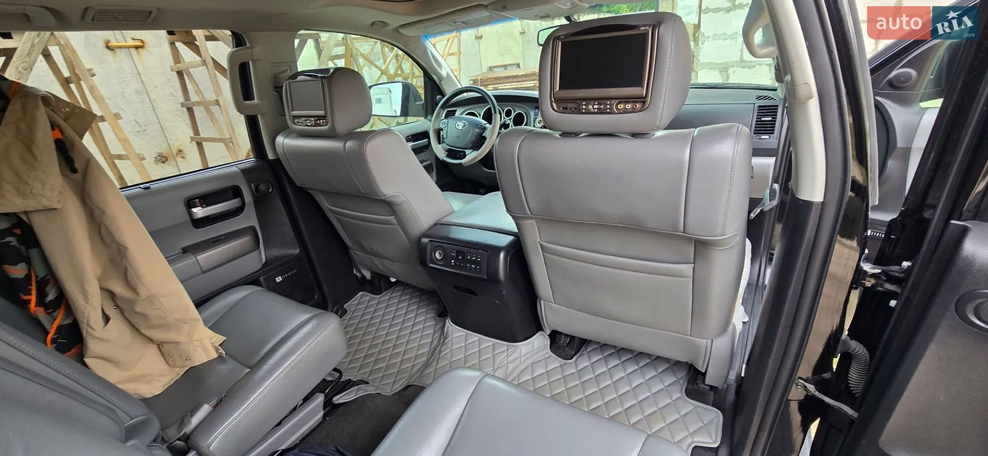 2013 Toyota Sequoia - мініатюра 17