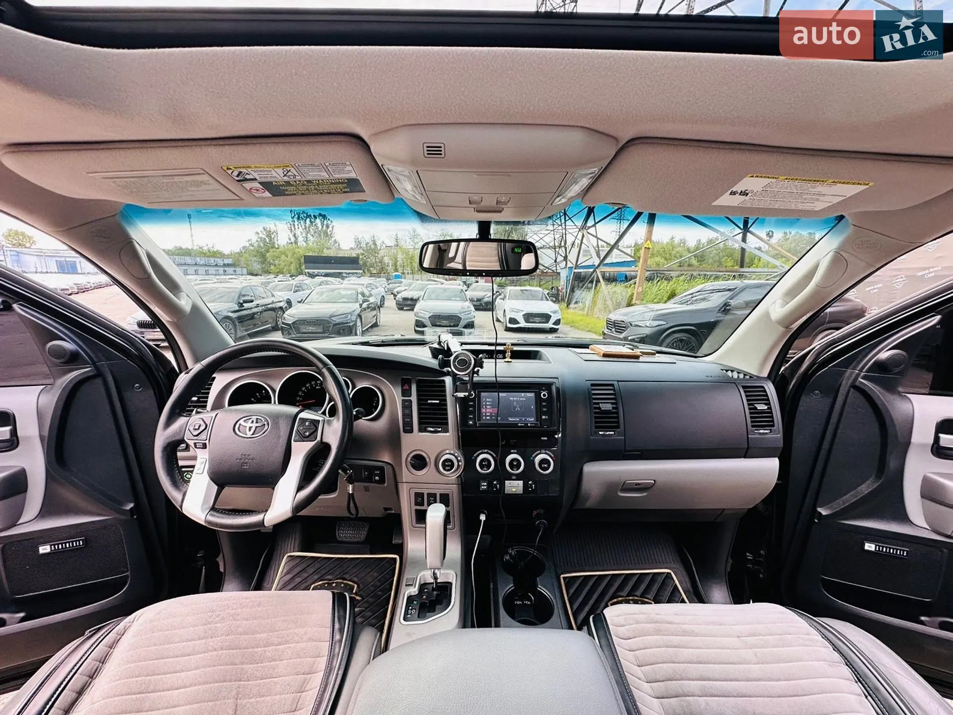 2013 Toyota Sequoia - мініатюра 24