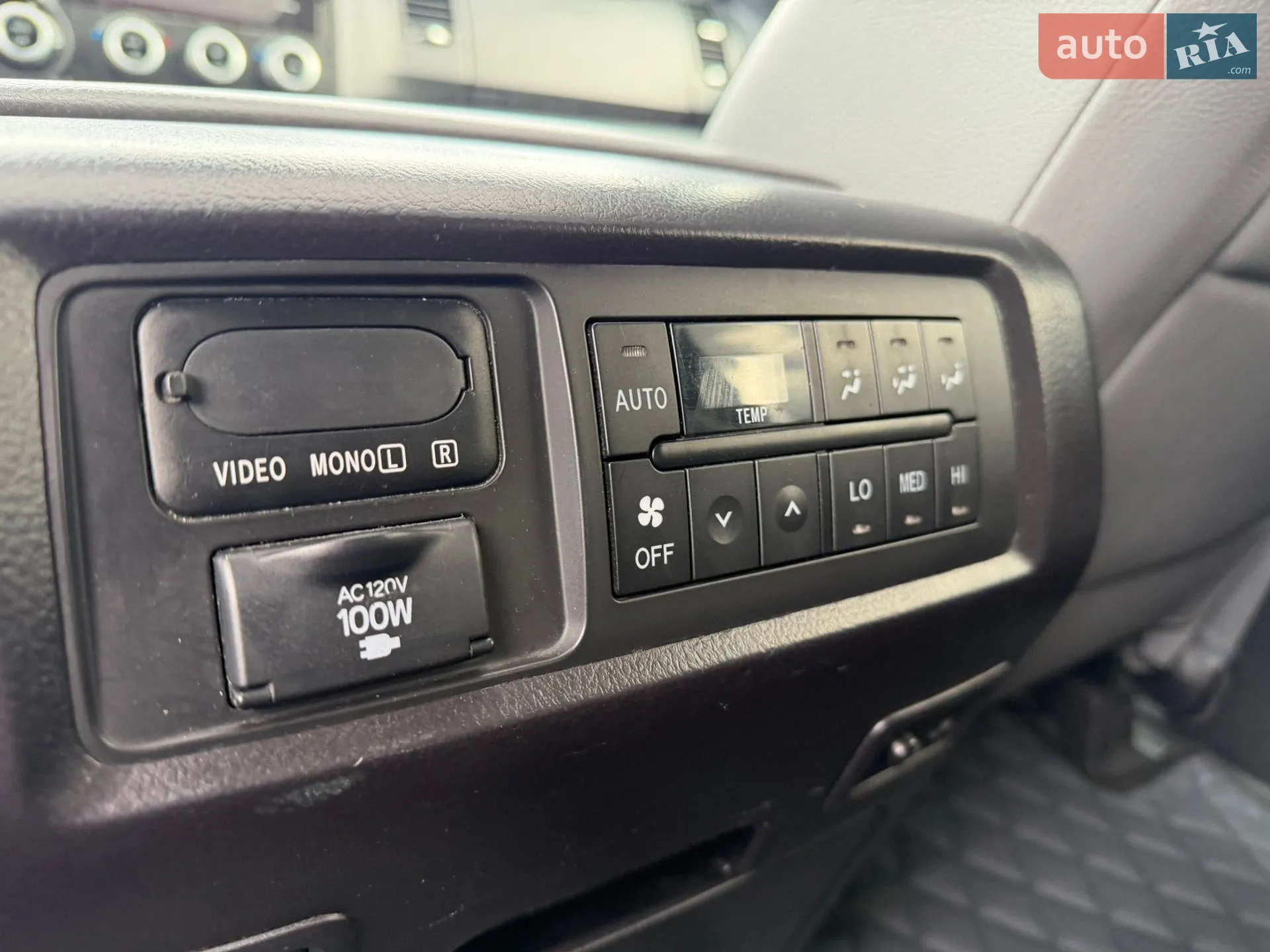 2017 Toyota Sequoia - мініатюра 10