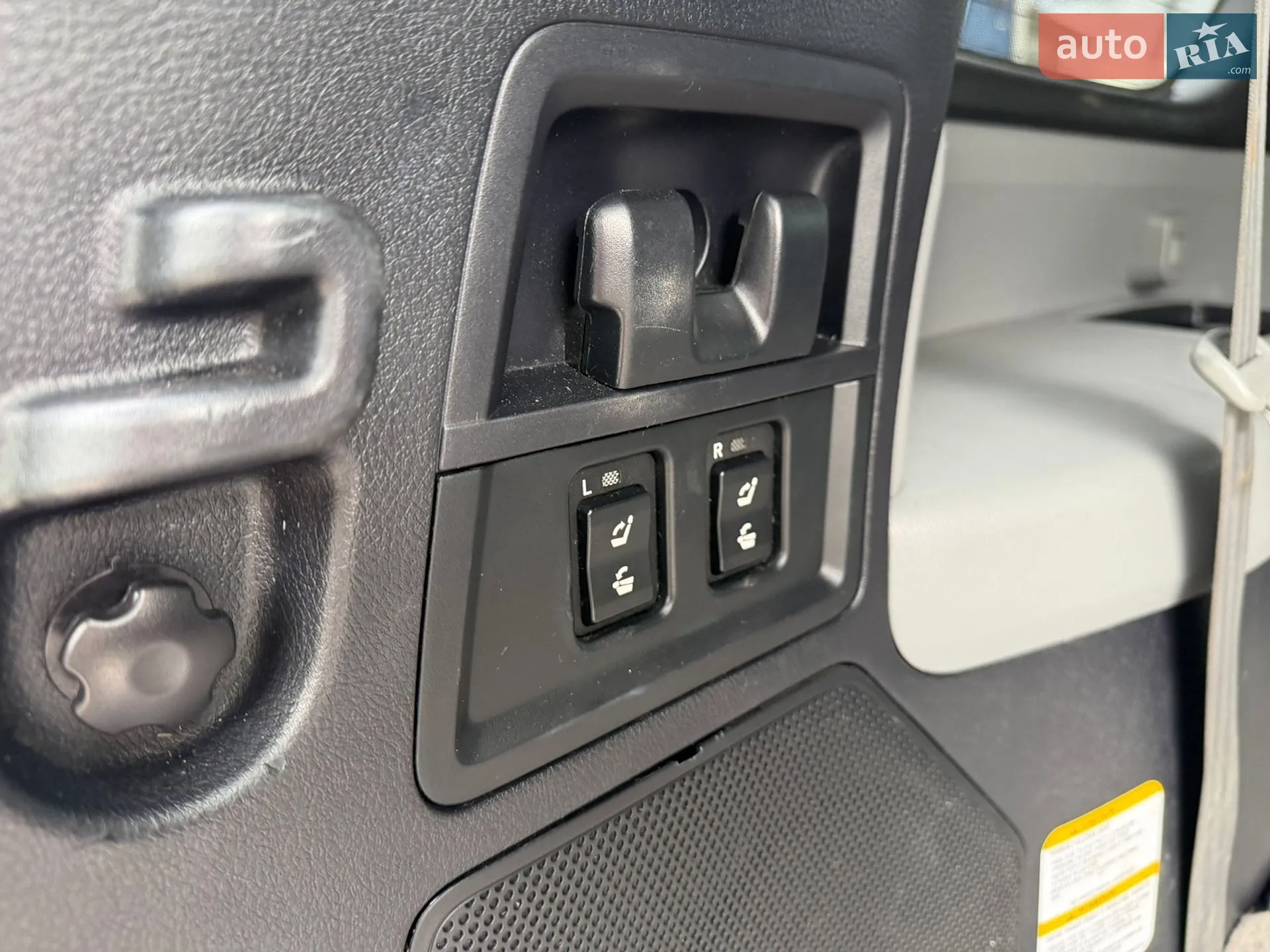 2017 Toyota Sequoia - мініатюра 14