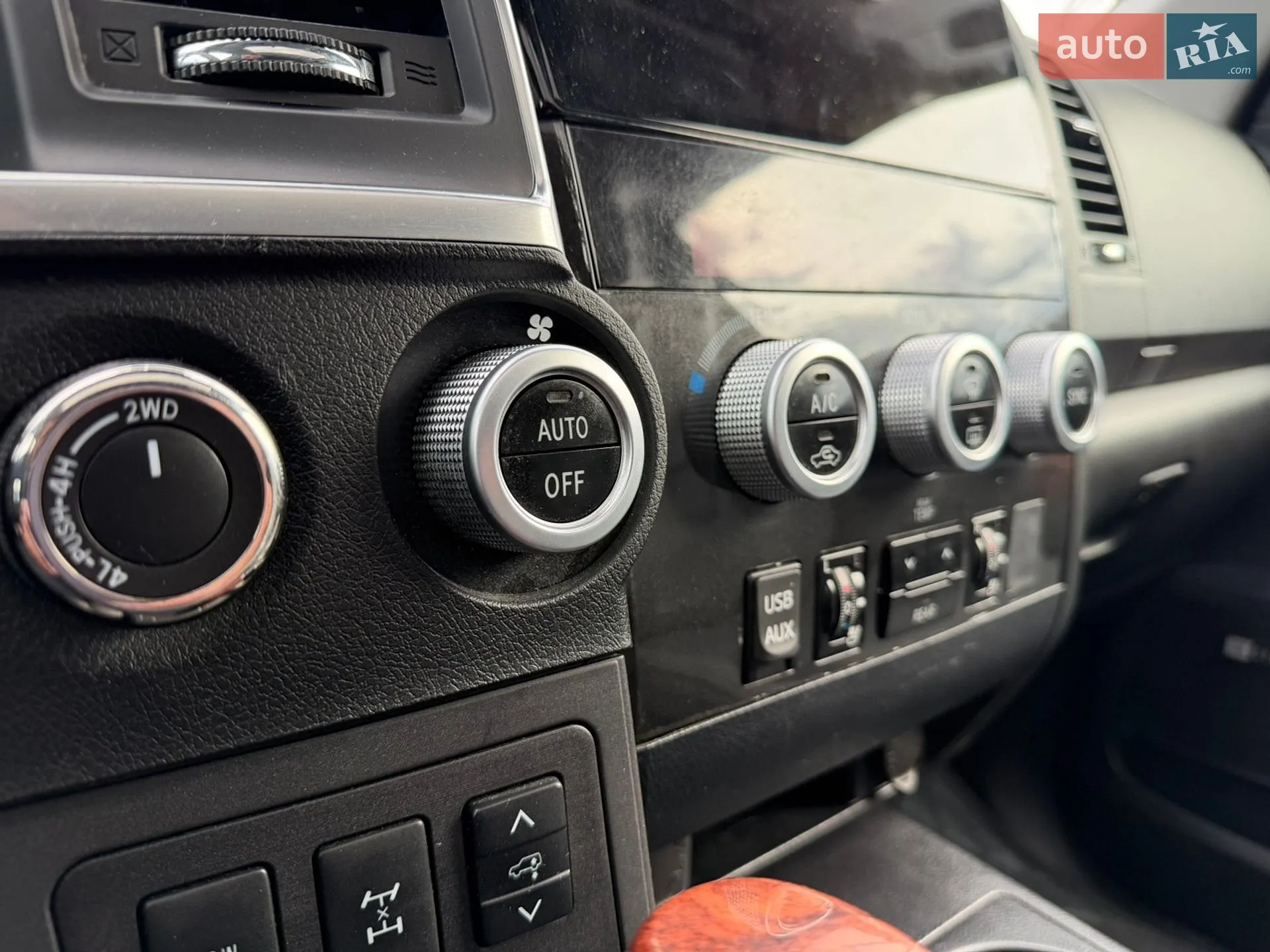 2017 Toyota Sequoia - мініатюра 20