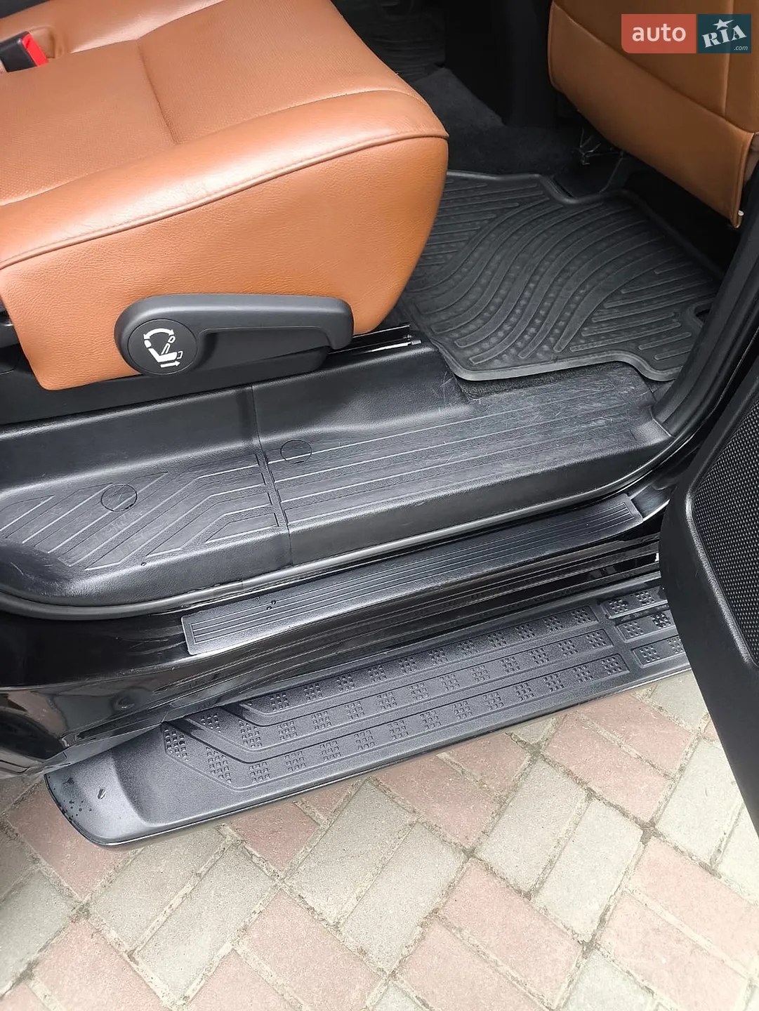 2015 Toyota Sequoia - мініатюра 16