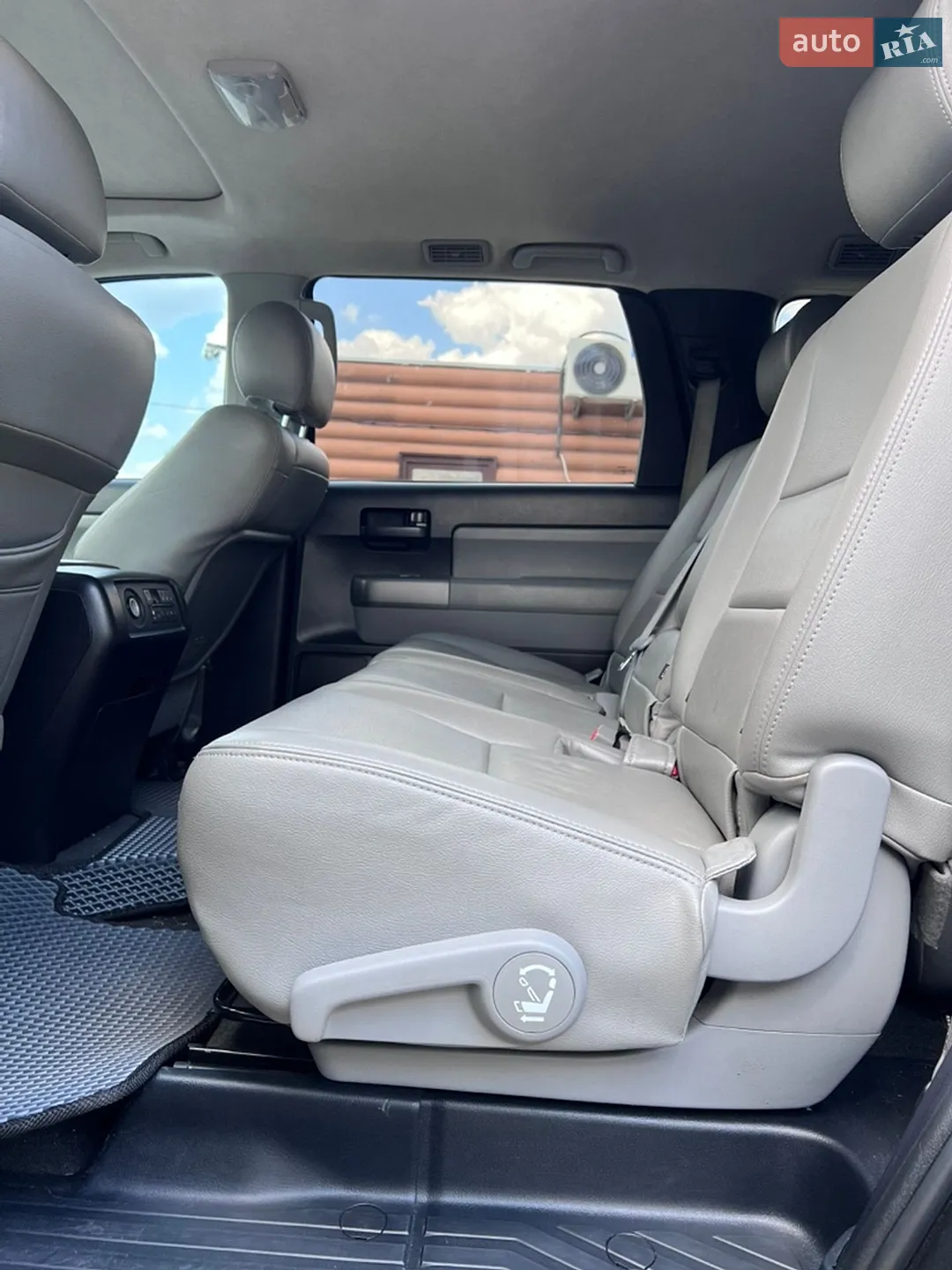 2014 Toyota Sequoia - мініатюра 6