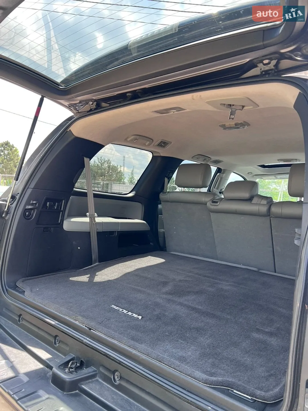 2014 Toyota Sequoia - мініатюра 11