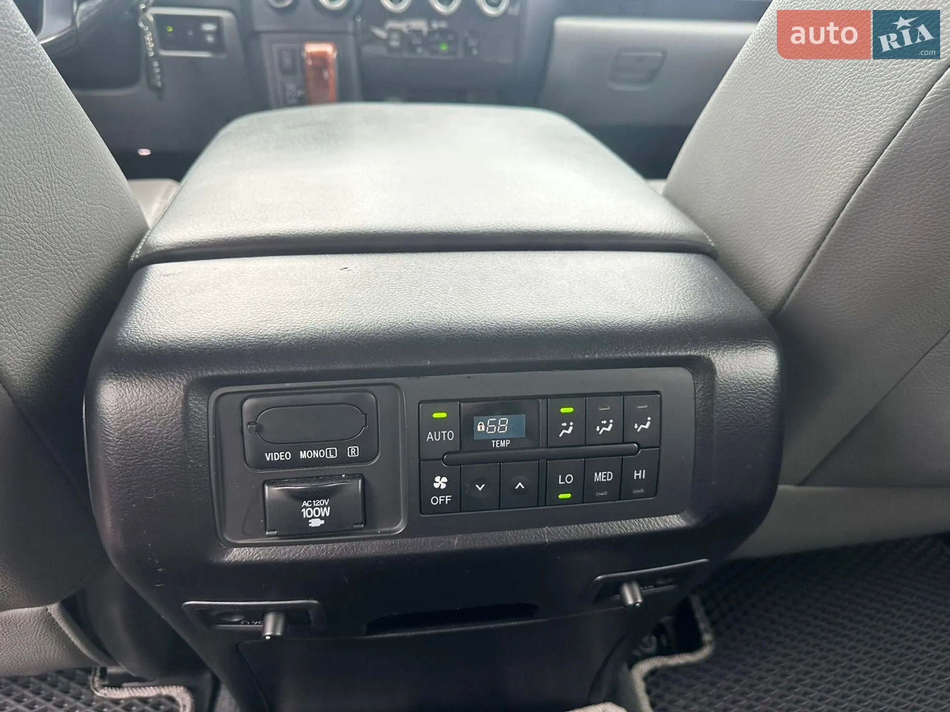 2018 Toyota Sequoia - мініатюра 20
