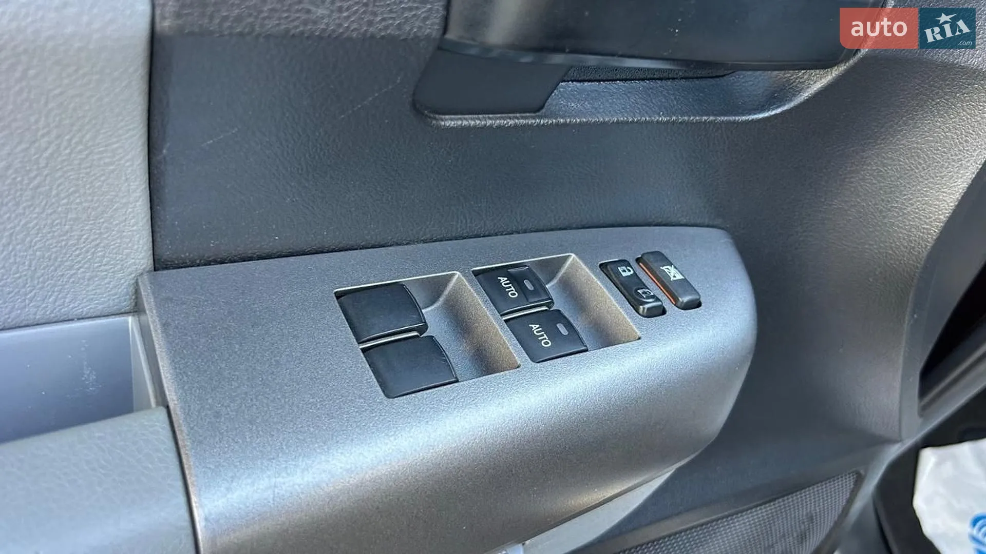 2012 Toyota Sequoia - мініатюра 25