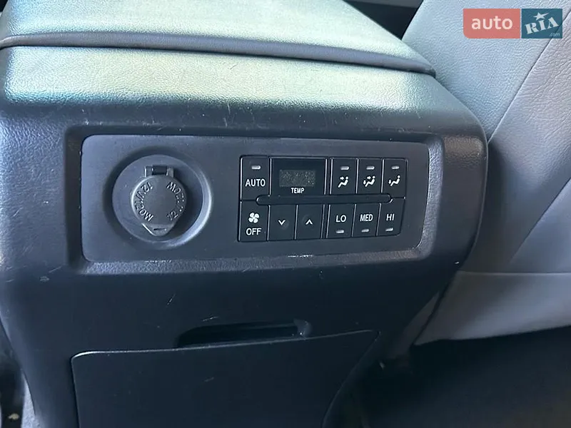 Toyota Sequoia 2012 VIN 5TDBM5G17CS001768 фото оголошення 28 з 79
