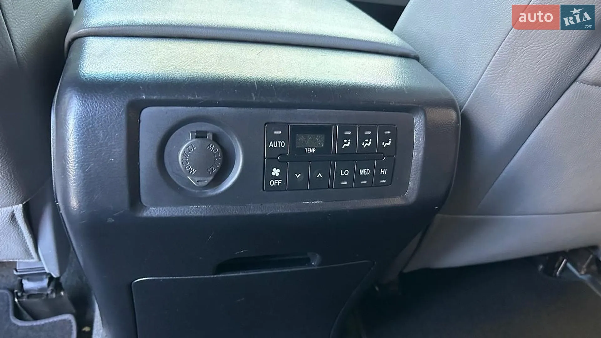 2012 Toyota Sequoia - мініатюра 28