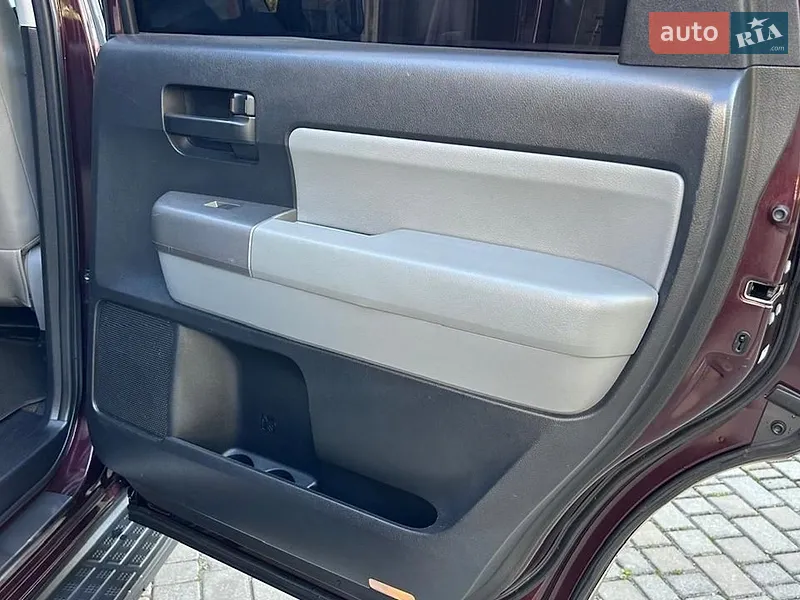 Toyota Sequoia 2012 VIN 5TDBM5G17CS001768 фото оголошення 33 з 79