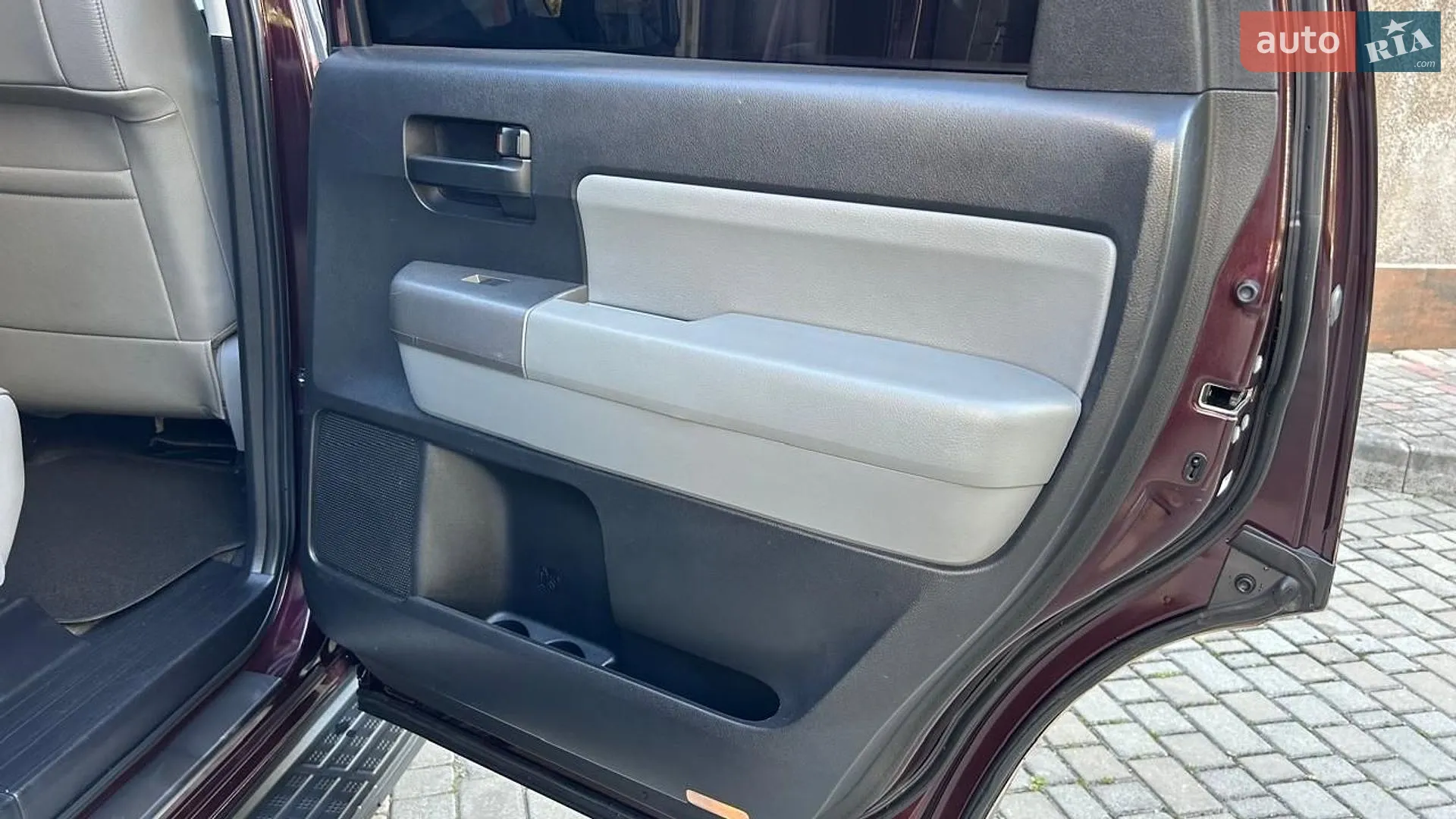 2012 Toyota Sequoia - мініатюра 33