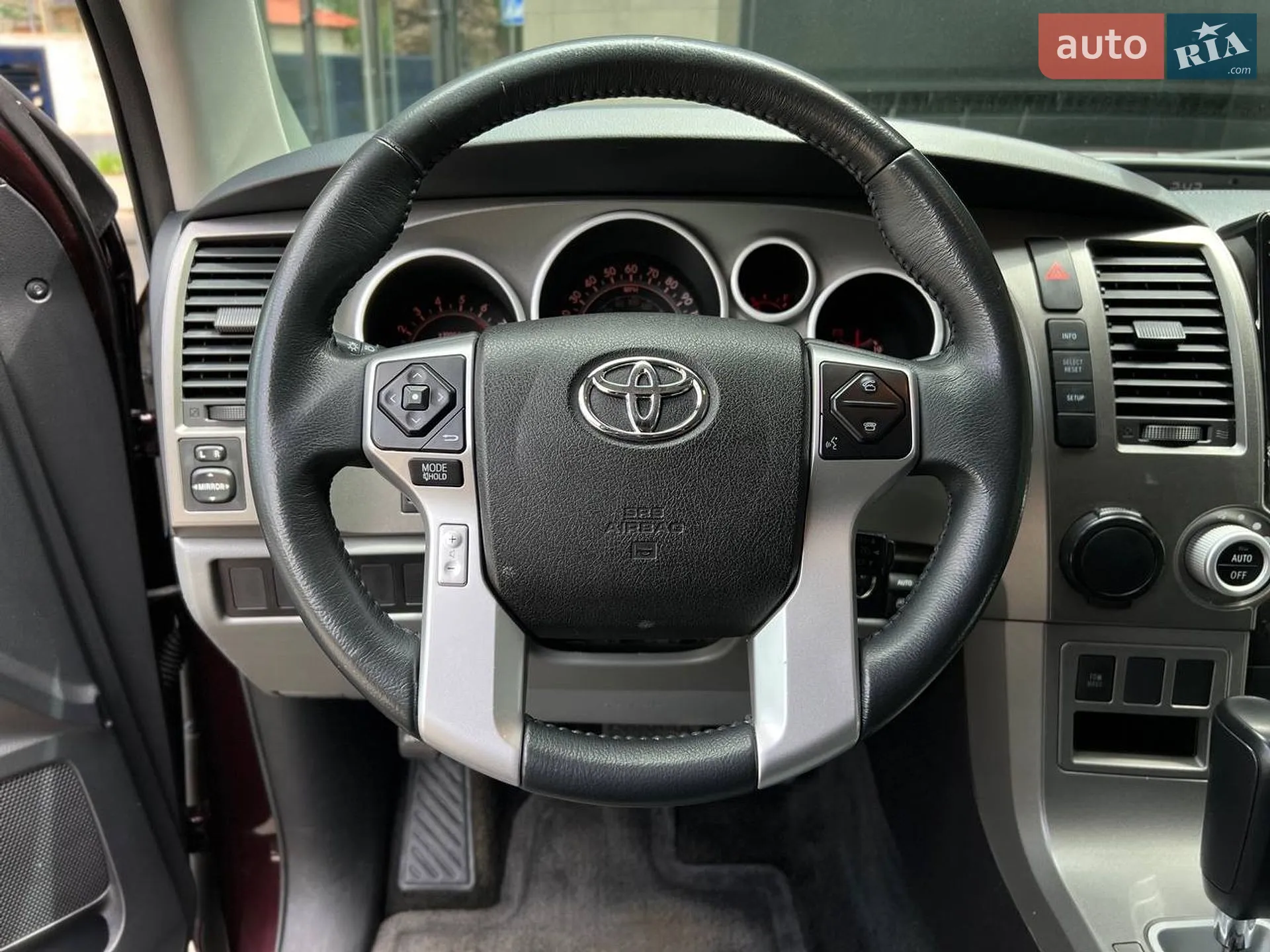2016 Toyota Sequoia - мініатюра 31
