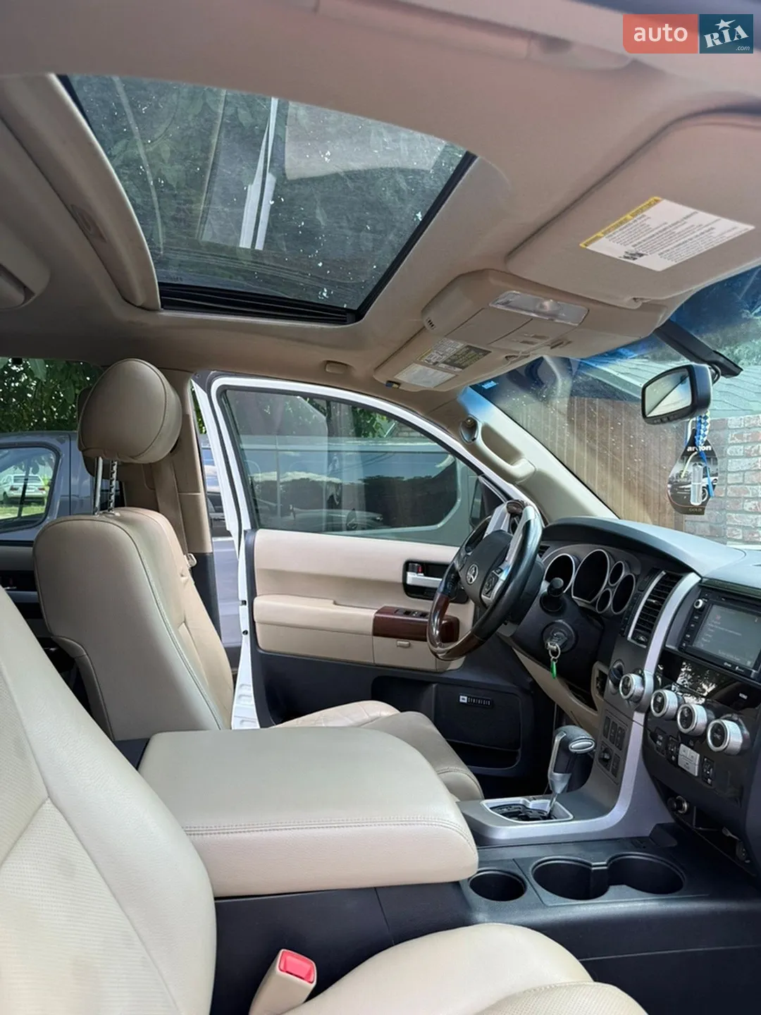 2016 Toyota Sequoia - мініатюра 14