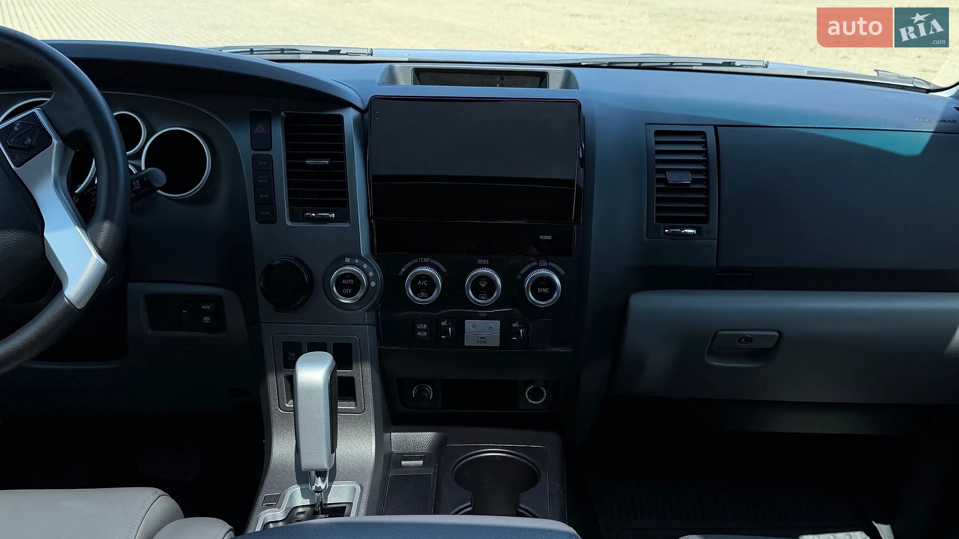 2016 Toyota Sequoia - мініатюра 15